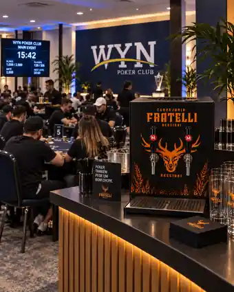 Visualização de uma chopeira compacta Fratelli no ambiente do Wyn Poker Club